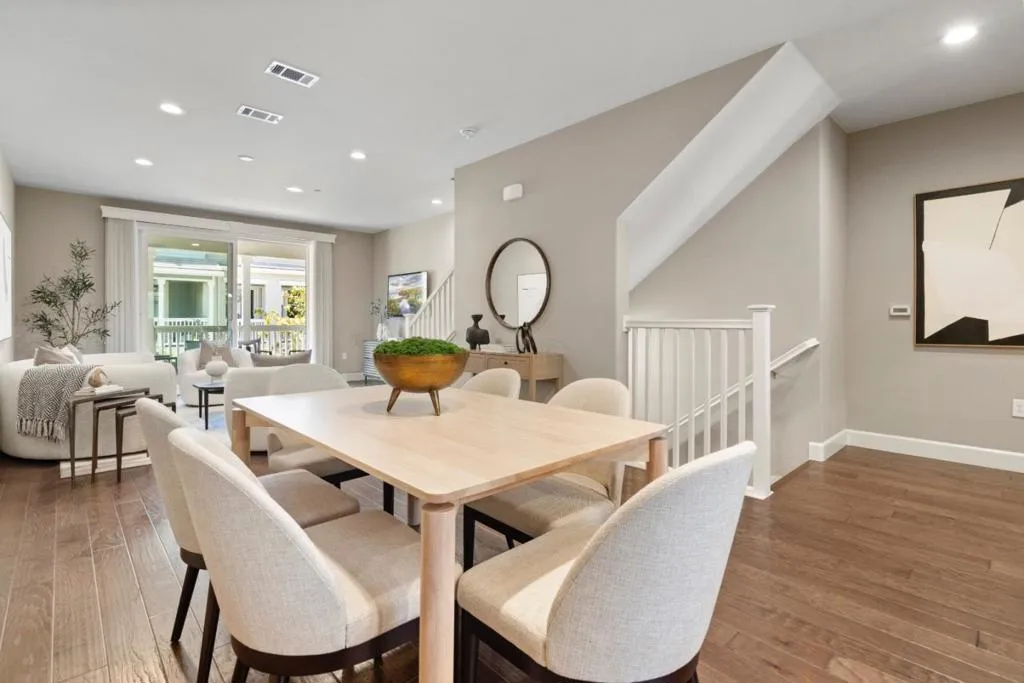 Sunnyvale, California 94086, United States, 3 Bedrooms Bedrooms, ,4 BathroomsBathrooms,Residential,Active,145686