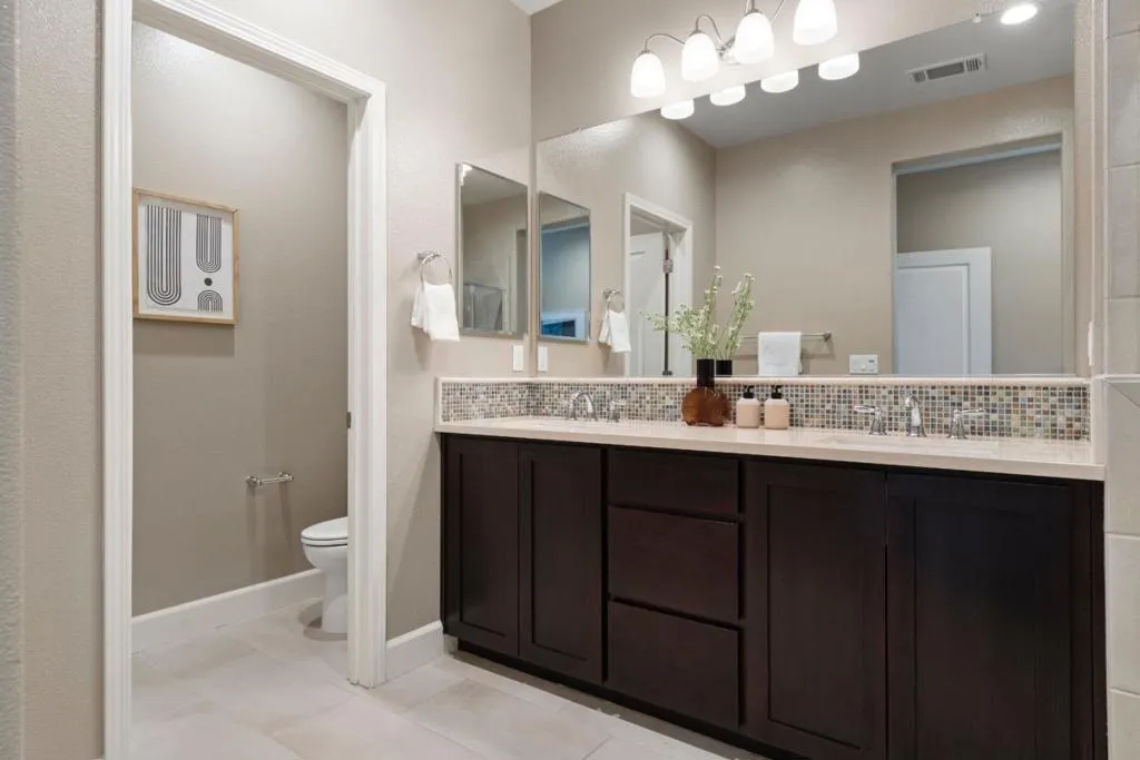 Sunnyvale, California 94086, United States, 3 Bedrooms Bedrooms, ,4 BathroomsBathrooms,Residential,Active,145686