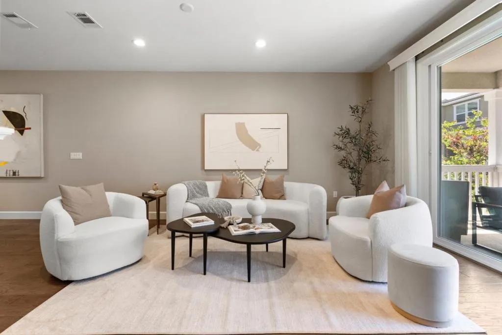 Sunnyvale, California 94086, United States, 3 Bedrooms Bedrooms, ,4 BathroomsBathrooms,Residential,Active,145686