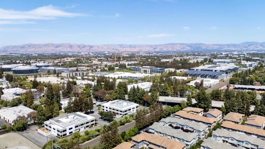 Sunnyvale, California 94086, United States, 3 Bedrooms Bedrooms, ,4 BathroomsBathrooms,Residential,Active,145686