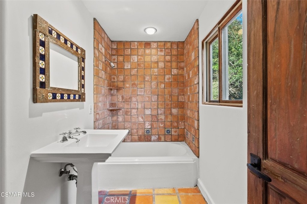 Cornell Ranchos (818) - Residential Lease