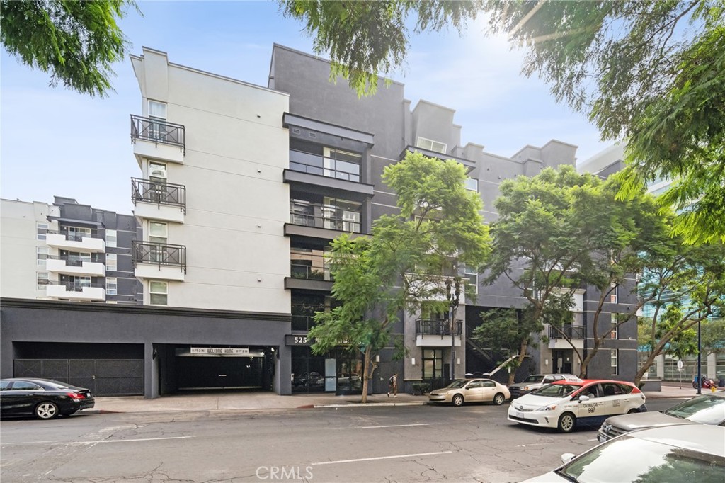 This updated 1-bedroom, 1-bathroom condo offers 734 sq ft of living space in San Diego's vibrant East Village. The open floor plan features high ceilings and large windows, flooding the space with natural light. The living area seamlessly connects to a private balcony, perfect for enjoying a nice downtown breeze while sipping on coffee or your favorite beverage. The kitchen boasts modern cabinetry, granite countertops, and stainless steel appliances. Additional amenities include in-unit laundry room, hardwood flooring, and recessed lighting. The spacious bedroom offers a walk-in closet and ceiling fan for added comfort. This unit comes with one assigned underground parking space. The building is just blocks away from Petco Park, the Convention Center, Seaport Village, and the Gaslamp Quarter, offering the best of downtown living. All information is deemed reliable but is not guaranteed and should be independently verified.