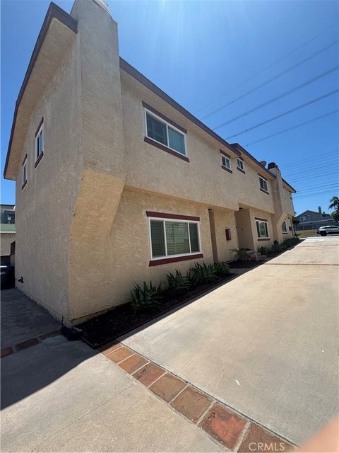 Photo of 2703 Rockefeller LN, Redondo Beach, CA 90278 (MLS # SB26153123)