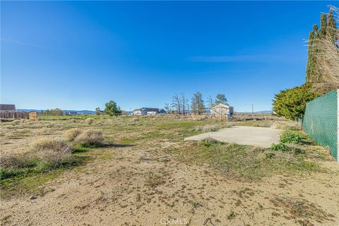 Tiny photo for 7930 Elder Ave, Rosamond, CA 93560 (MLS # SR26122646)