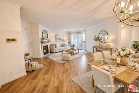 Photo of 675 Oak Run Trail #TL301, Oak Park, CA 91377 (MLS # 26670131)