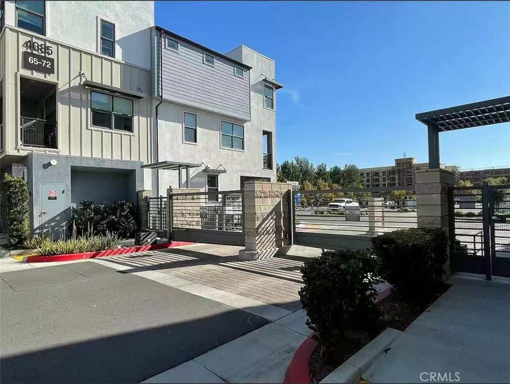 4096 E Luna Paseo
