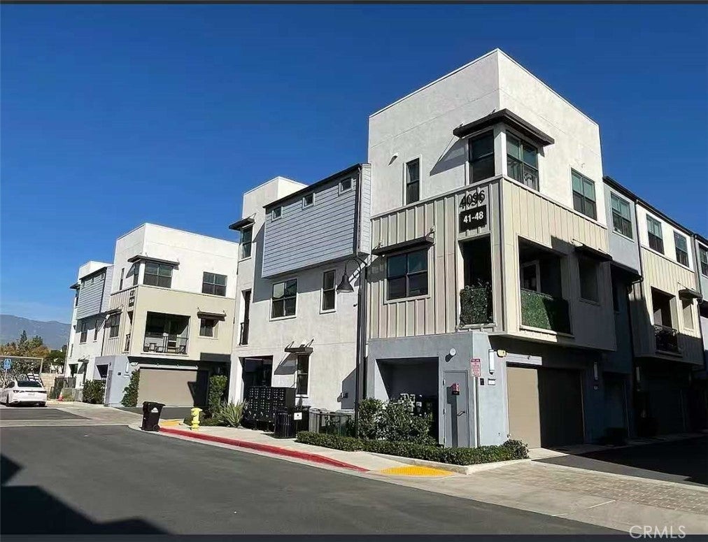 4096 E Luna Paseo