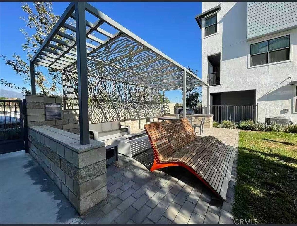 4096 E Luna Paseo