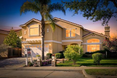 Photo of 3283 Placido Court, San Jose, CA 95135 (MLS # ML82034360)