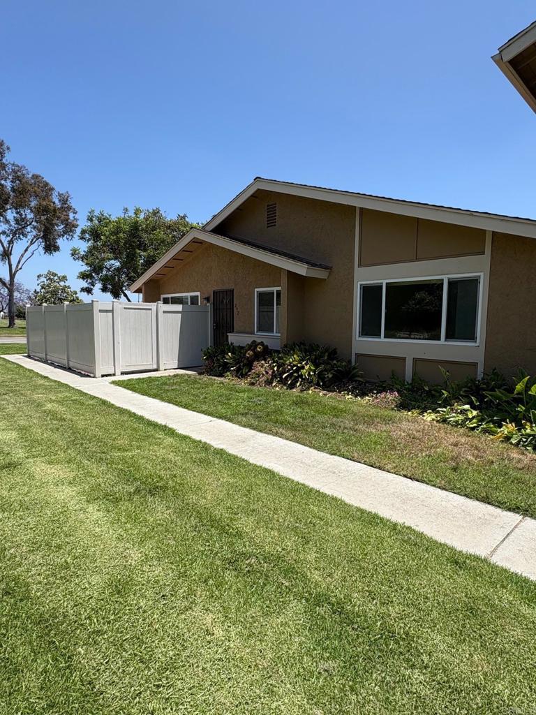 Single level townhouse in Village Park. 2 bedrooms, 2 bathrooms, 2 car garage & private yard. Located next to a massive park like green belt that features a swimming pool, tennis/pickleball courts, clubhouse & playground. Close to Park Dale Lane Elementary School & Diegueno Middle School. Only a few miles to Dowtown Encinitas, beaches & Magdelena Ecke YMCA. Excellent shopping, restaurants, services, & worship nearby. Not pets please. $3,500/month.
