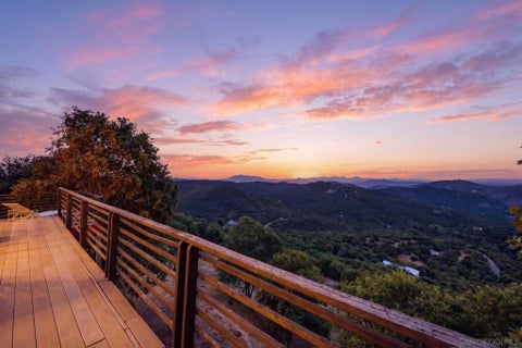 Photo of 7256 Cosmit Ln Ln, Julian, CA 92036 (MLS # 260018946SD)
