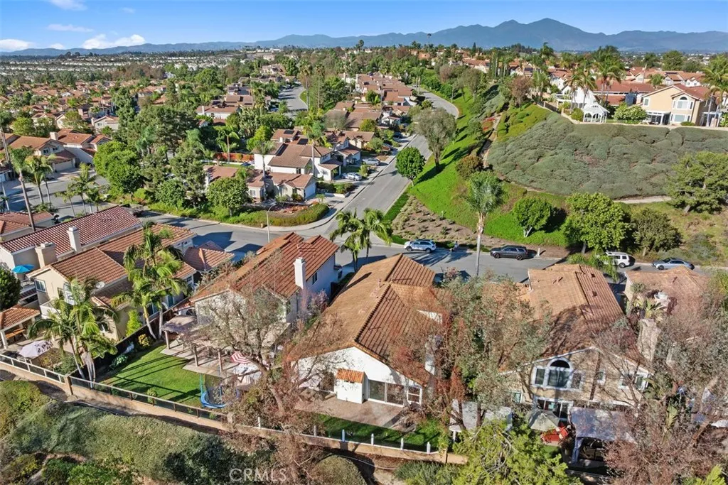 Laguna Niguel, California 92677, United States, 3 Bedrooms Bedrooms, ,2 BathroomsBathrooms,Residential,Active,238213