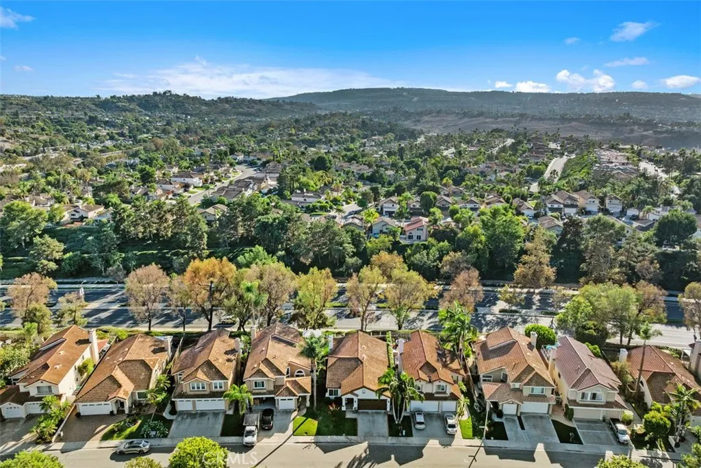 Laguna Niguel, California 92677, United States, 3 Bedrooms Bedrooms, ,2 BathroomsBathrooms,Residential,Active,238213