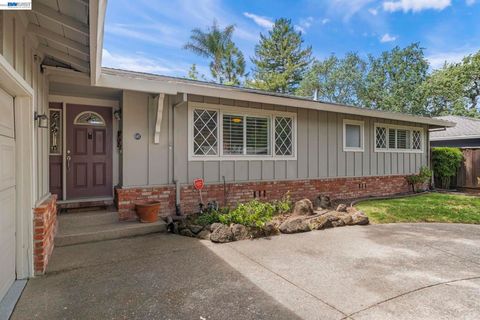Photo of 647 Bonita Ave AVE, Pleasanton, CA 94566 (MLS # 41142394)