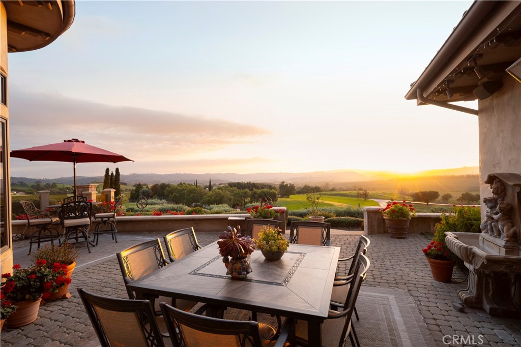 5475 Mira Estrella Court