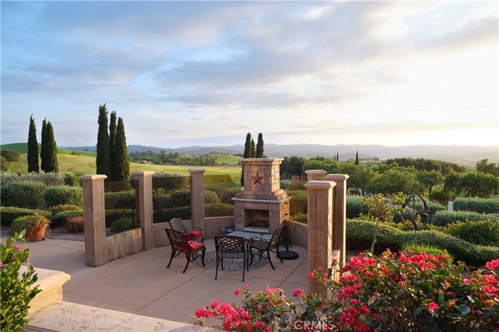5475 Mira Estrella Court