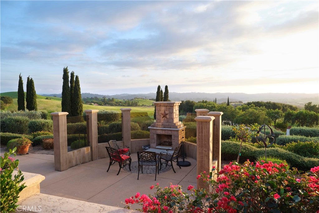 5475 Mira Estrella Court