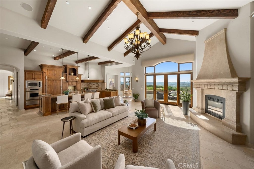 5475 Mira Estrella Court
