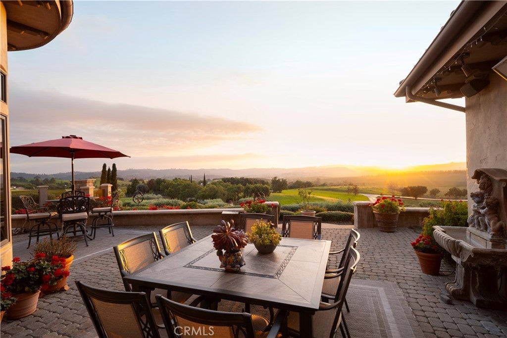 5475 Mira Estrella Court