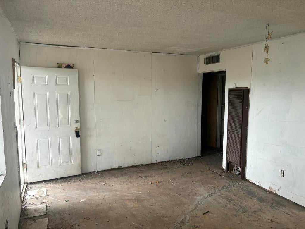 421 N Solano Avenue