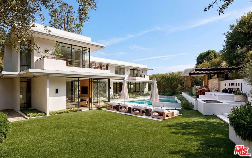 Photo of 9509 Heather Road, Beverly Hills, CA 90210 (MLS # 26673777)