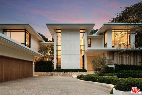 Photo of 9509 Heather Road, Beverly Hills, CA 90210 (MLS # 26673777)