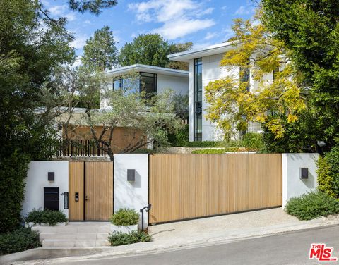 Photo of 9509 Heather Road, Beverly Hills, CA 90210 (MLS # 26673777)