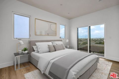 Photo of 4701 Saturn Street, Los Angeles, CA 90019 (MLS # 25610837) Photo of 4701 Saturn Street, Los Angeles, CA 90019 (MLS # 25610837)
