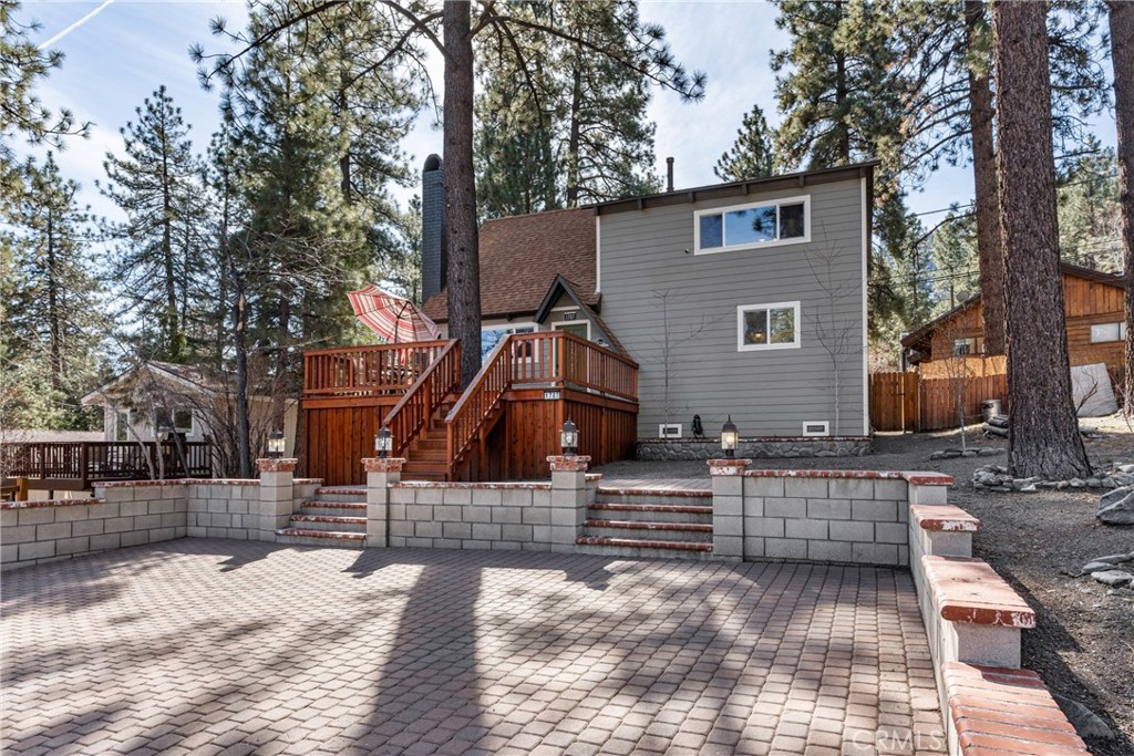 1707 Twin Lakes Drive