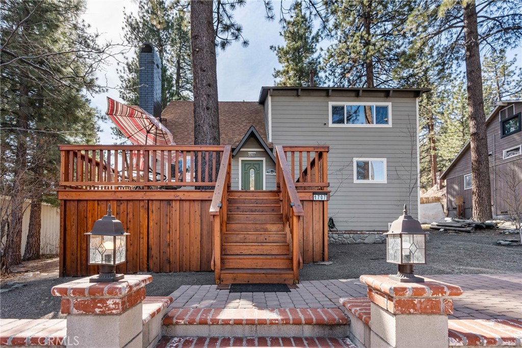 1707 Twin Lakes Drive