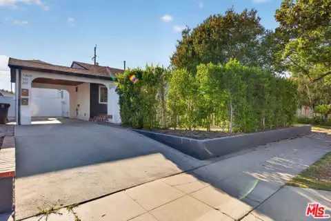 MLS: 26854299