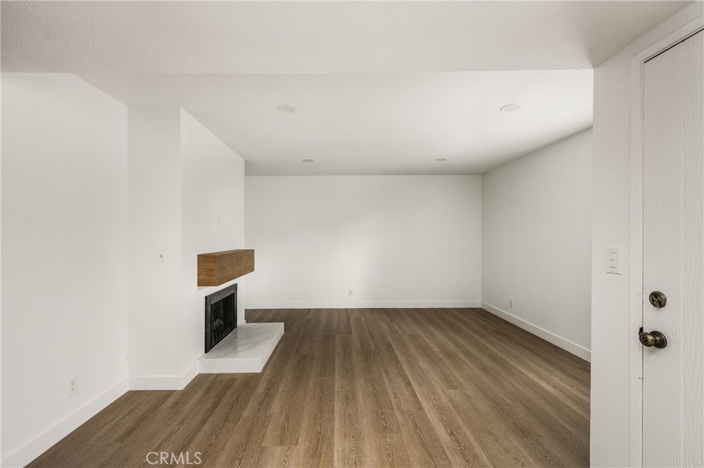 2565 Santa Ana Ave 5