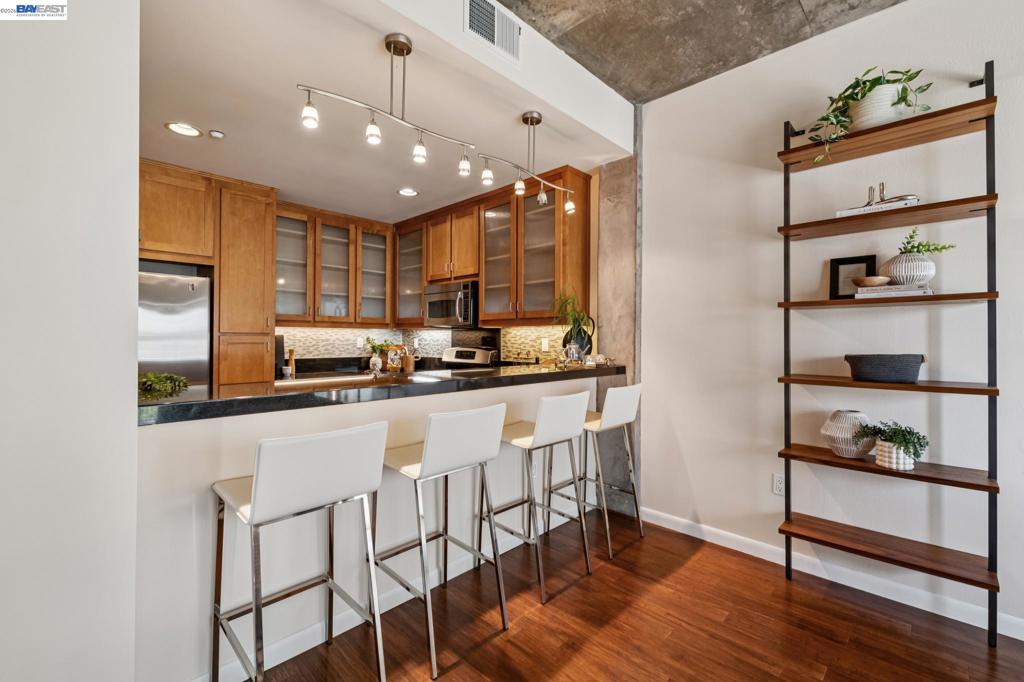428 Alice St 533
