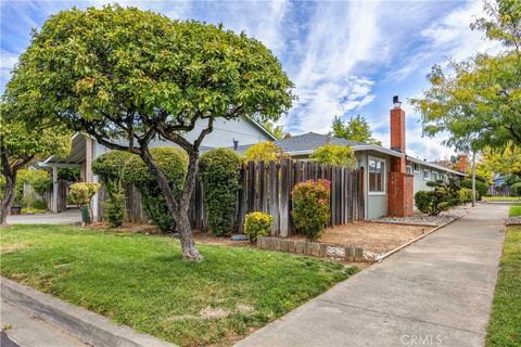 Photo of 1830 Montana Vista Vis, Lakeport, CA 95453 (MLS # LC25215184)