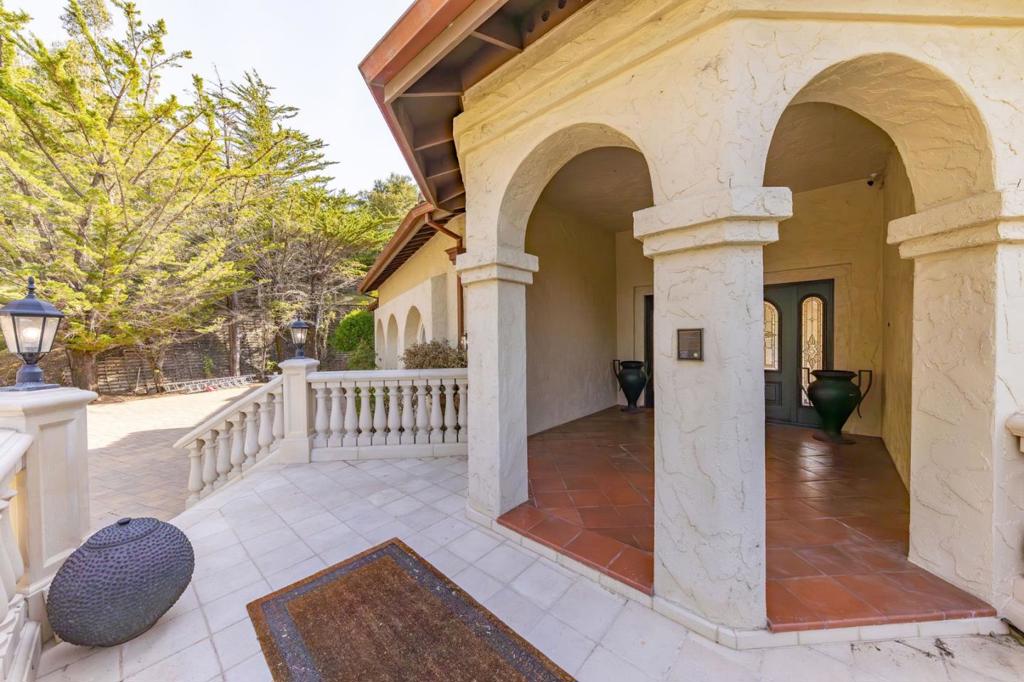 1035 Macadamia Drive