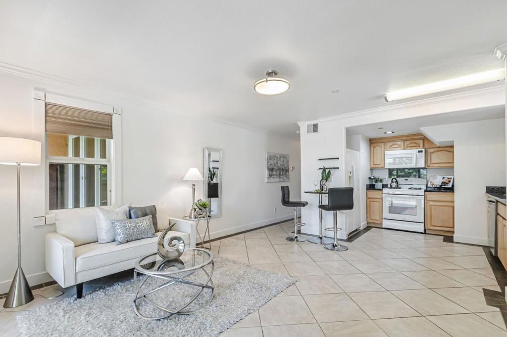 Properties 2 1421 N 1st Street 251