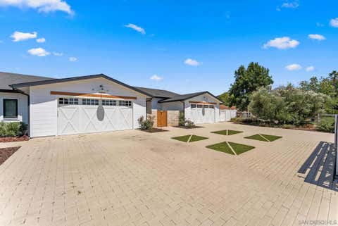 Photo of 105 Equestrian Ct, San Marcos, CA 92069 (MLS # 260020878SD)
