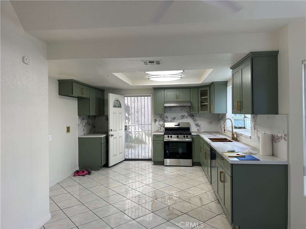 3479 Whistler Avenue