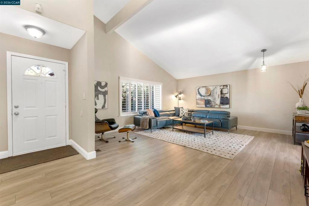 3611 Sunview Ct