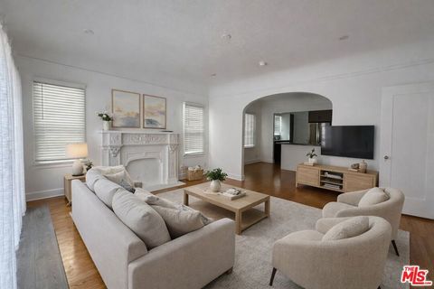Photo of 856 S Gramercy Place, Los Angeles, CA 90005 (MLS # 26850039)