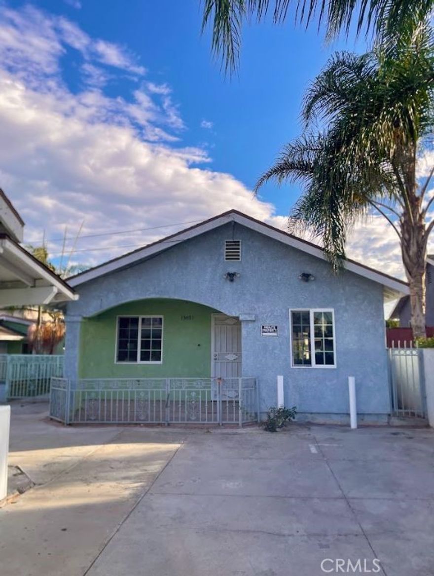 Welcome to 1340 W 109th Street, Los Angeles, CA! This lovely 3-bedroom, 2-bath home offers plenty of space and comfort. Enjoy your own private backyard, perfect for relaxing or entertaining, and a private driveway for convenient parking. The home also includes access to a community laundry area for added convenience.

Located in a quiet, well-established neighborhood, this home offers easy access to nearby schools, parks, shopping, and major freeways—making commuting and daily errands a breeze. A great place to call home in the heart of Los Angeles!