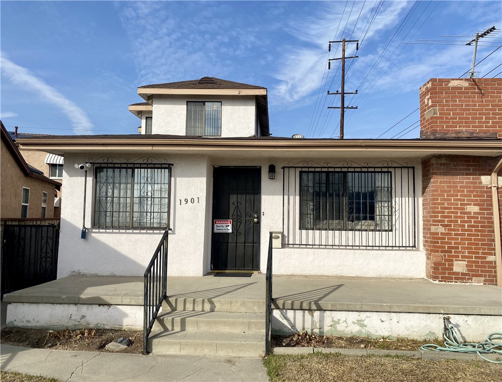 1901 La Paloma Avenue