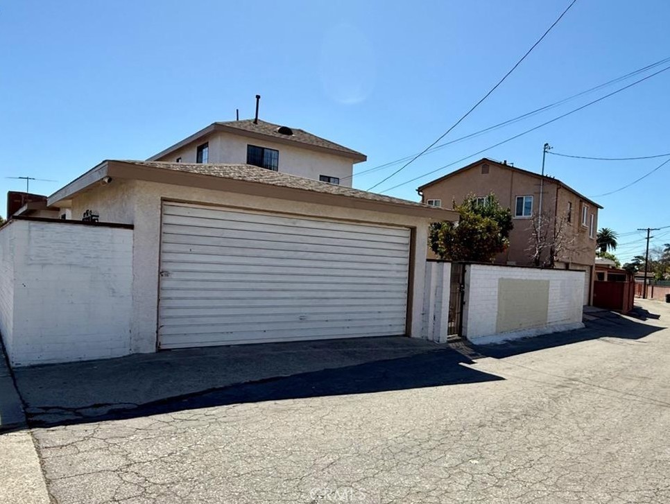 1901 La Paloma Avenue