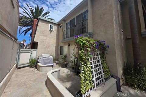 Tiny photo for 218 16th St #B, Huntington Beach, CA 92648 (MLS # BB26225616)