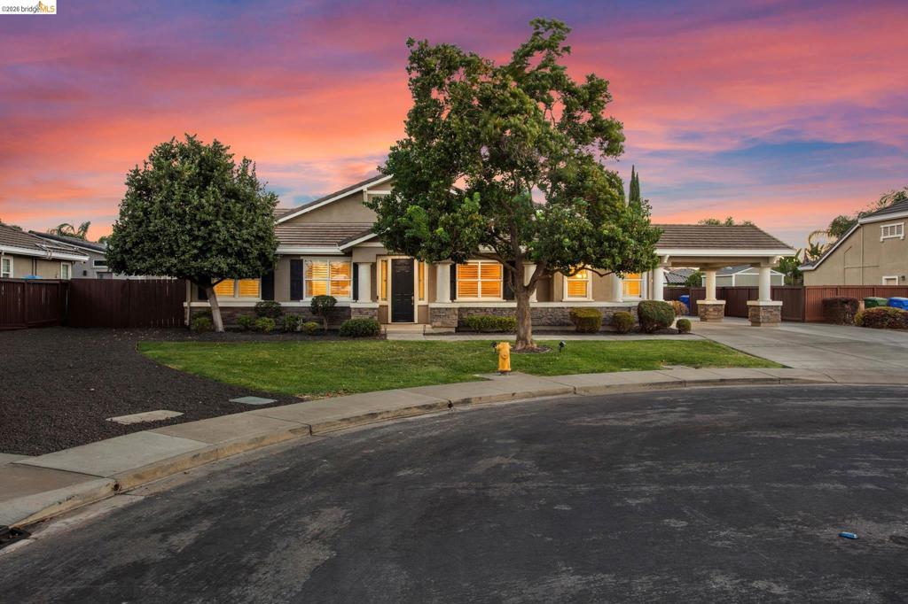 Photo of 636 Ward Creek Ct CT, Brentwood, CA 94513 (MLS # 41151532)