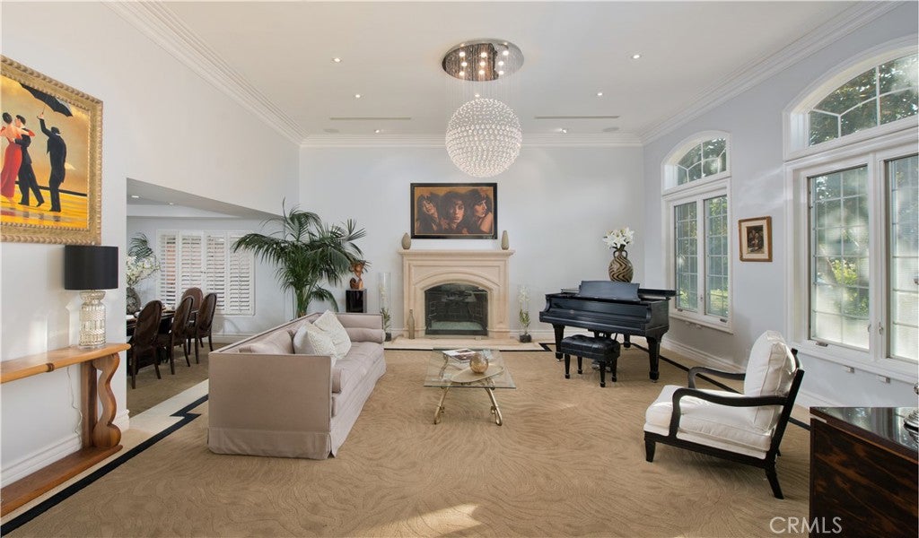Photo of 5320 Louise Avenue, Encino, CA 91316 (MLS # SR26191245)