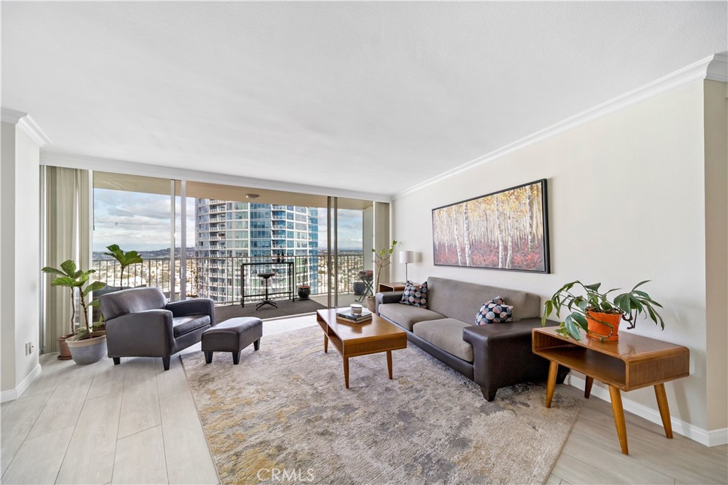 700 E Ocean Boulevard 3003