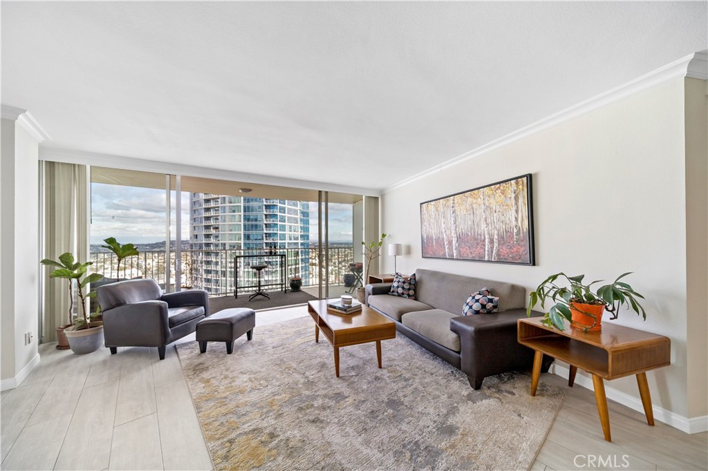 700 e ocean boulevard 3003