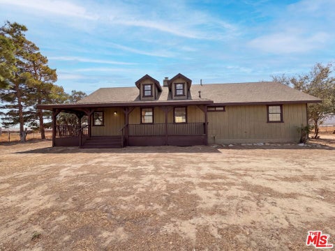 Photo of 2359 100th Street, Rosamond, CA 93560 (MLS # 26988207)