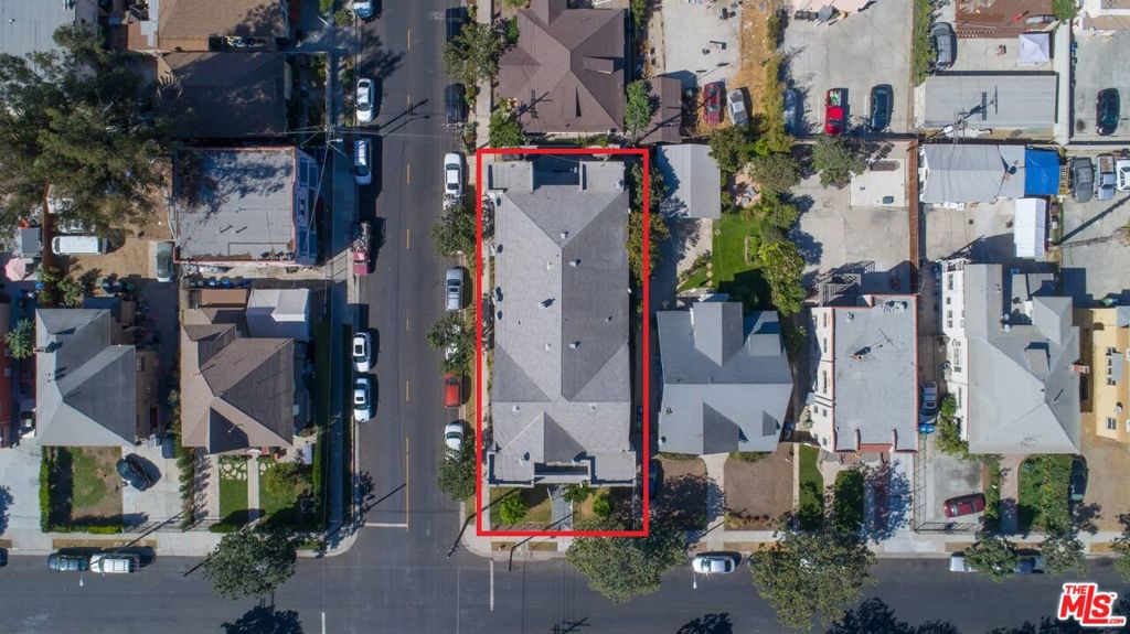 2327 S Budlong Avenue